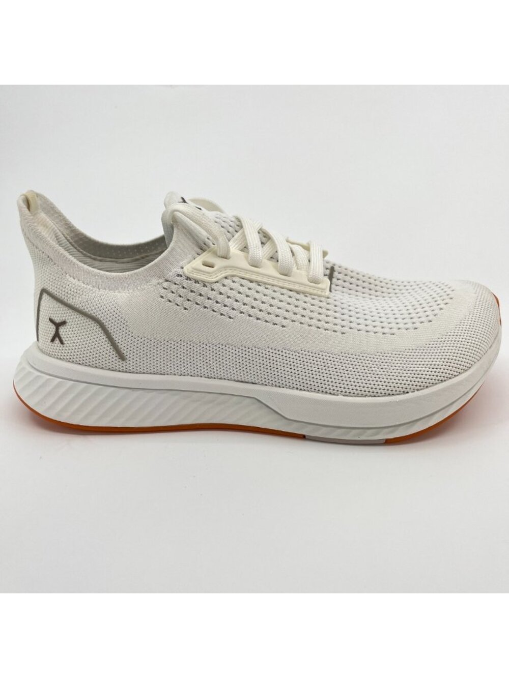 Flux Footwear Adapt Runner White Gum Womens Size 8 Athletic Walking Knit Shoes